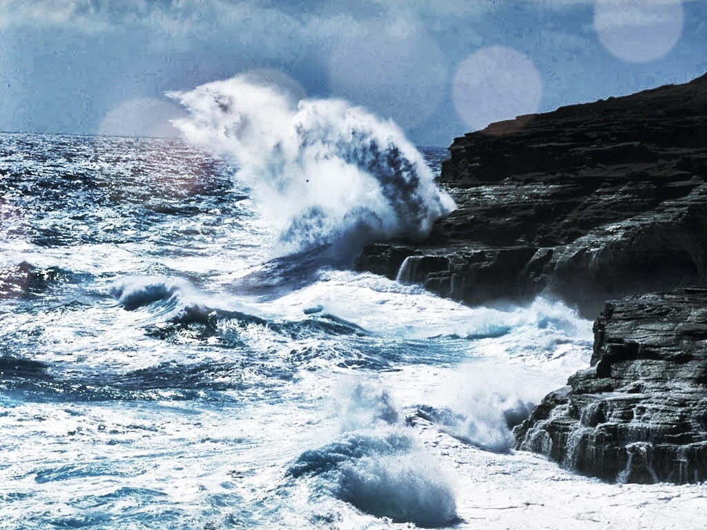 Résultat de recherche d'images pour "vagues sur rochers""